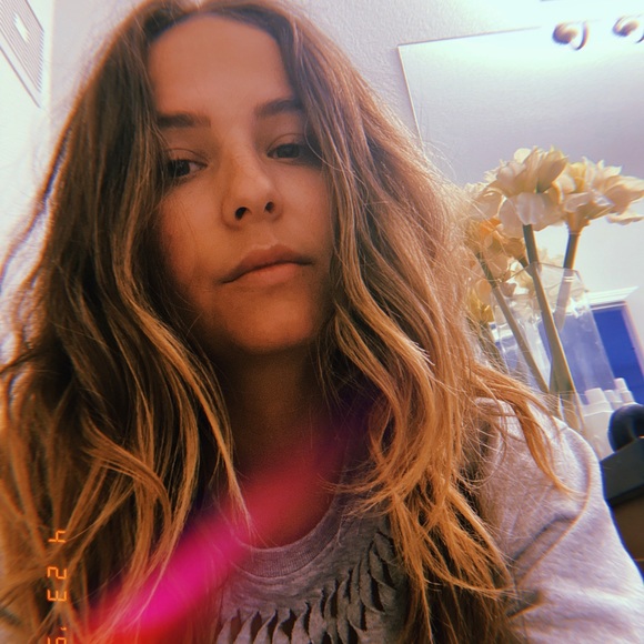 Meet your Posher, Danielle - Picture 1 of 1